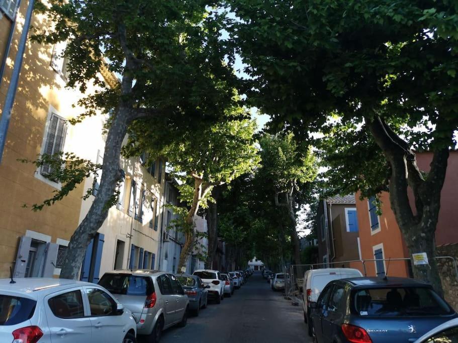 Appartement Tout Confort A 2 Pas Du Centre Ville オーバーニュ エクステリア 写真