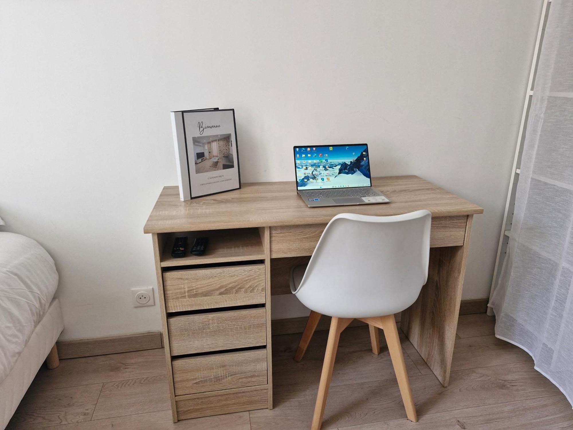 Appartement Tout Confort A 2 Pas Du Centre Ville オーバーニュ エクステリア 写真