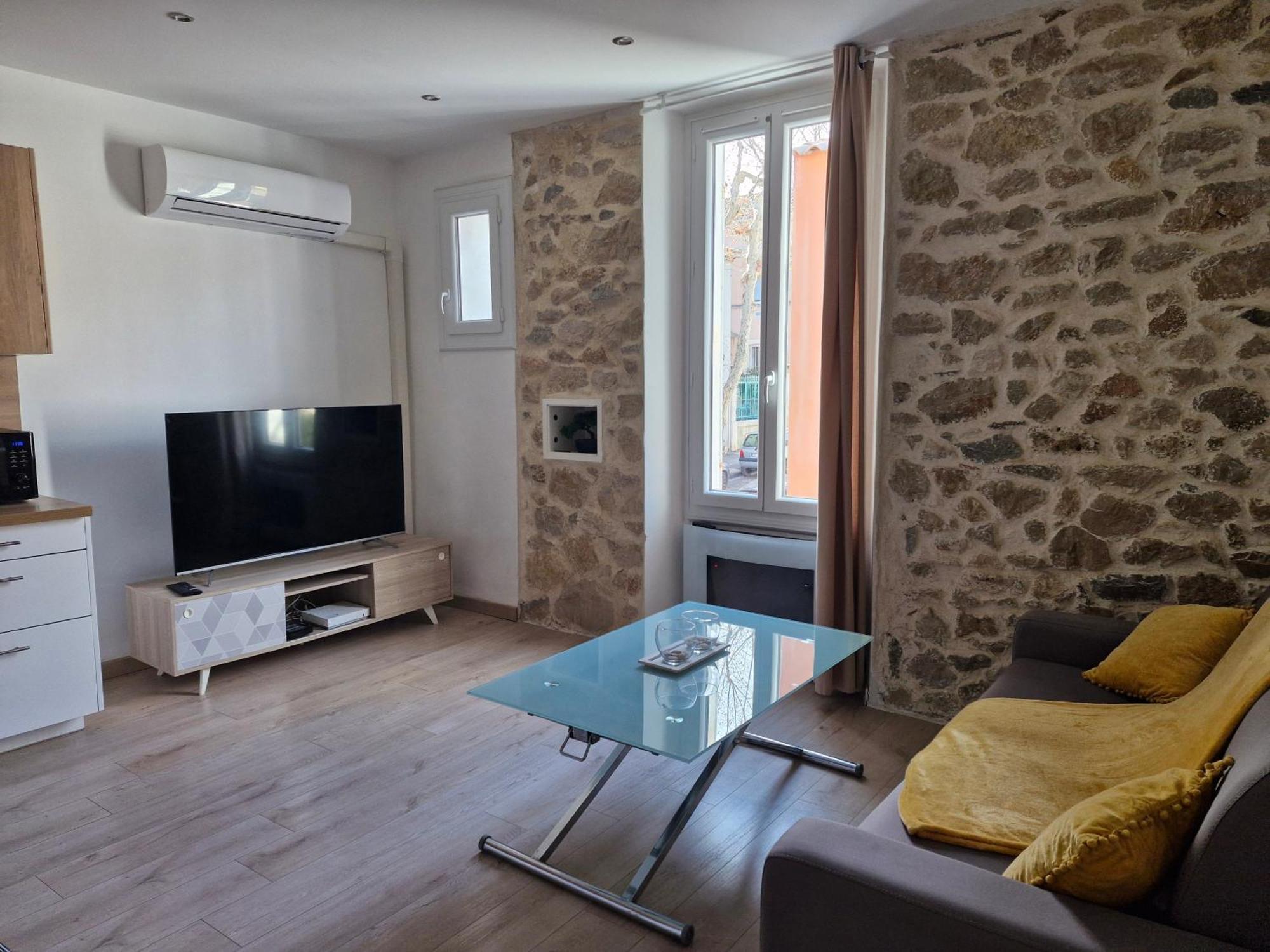 Appartement Tout Confort A 2 Pas Du Centre Ville オーバーニュ エクステリア 写真