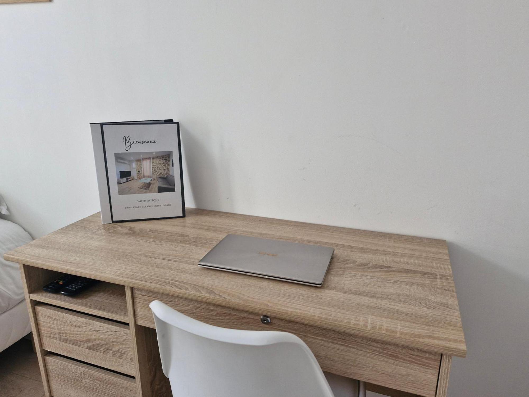 Appartement Tout Confort A 2 Pas Du Centre Ville オーバーニュ エクステリア 写真