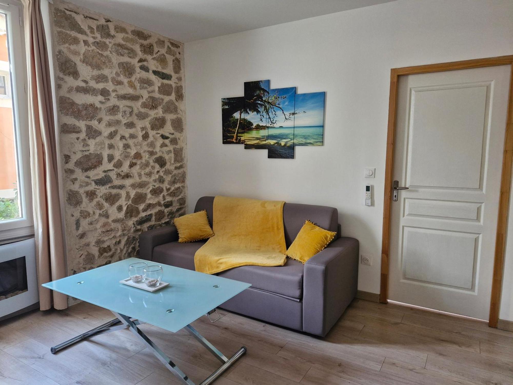 Appartement Tout Confort A 2 Pas Du Centre Ville オーバーニュ エクステリア 写真