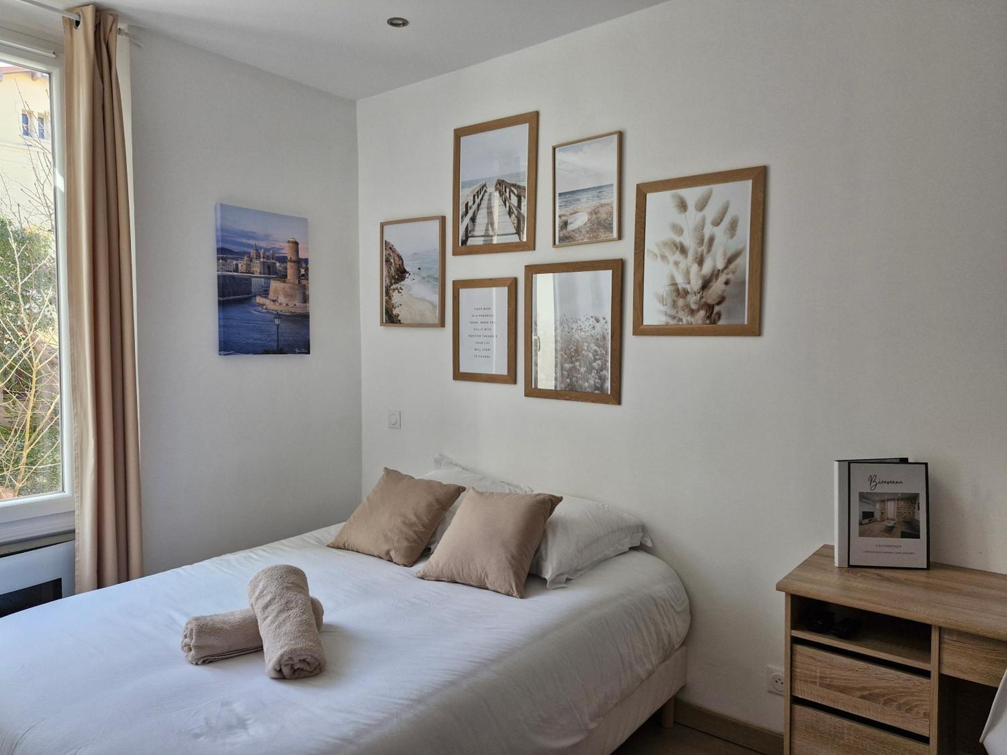 Appartement Tout Confort A 2 Pas Du Centre Ville オーバーニュ エクステリア 写真