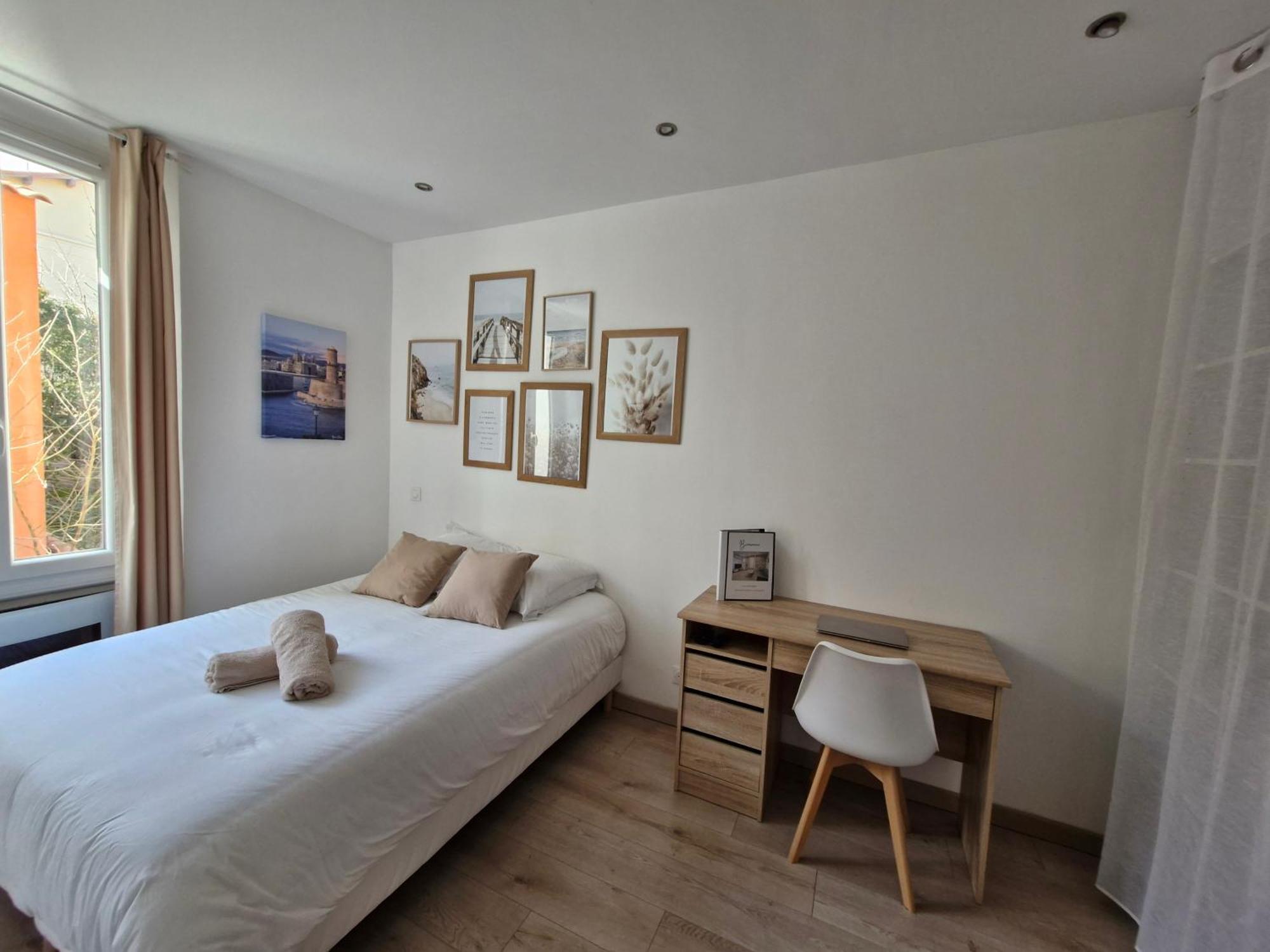Appartement Tout Confort A 2 Pas Du Centre Ville オーバーニュ エクステリア 写真