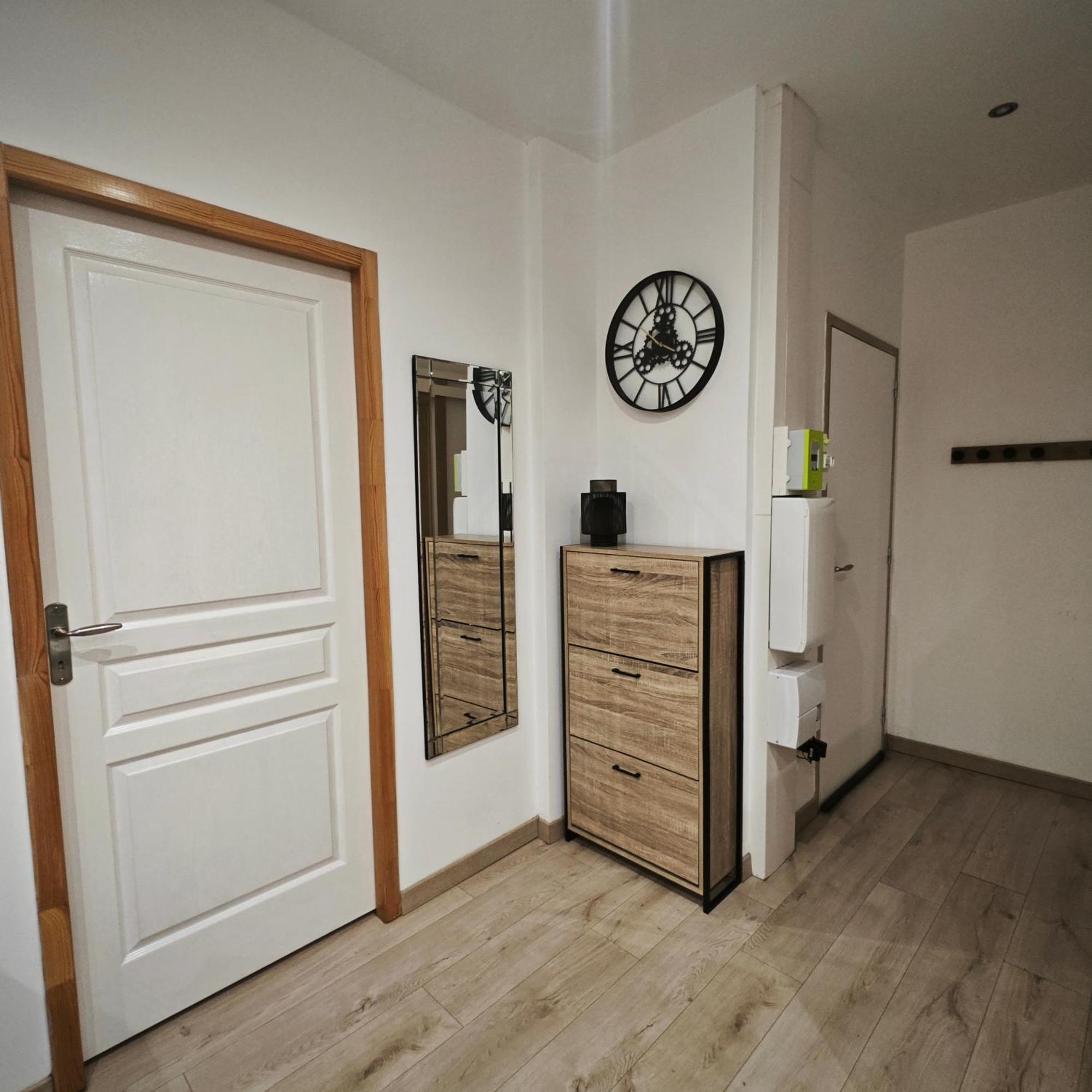Appartement Tout Confort A 2 Pas Du Centre Ville オーバーニュ エクステリア 写真